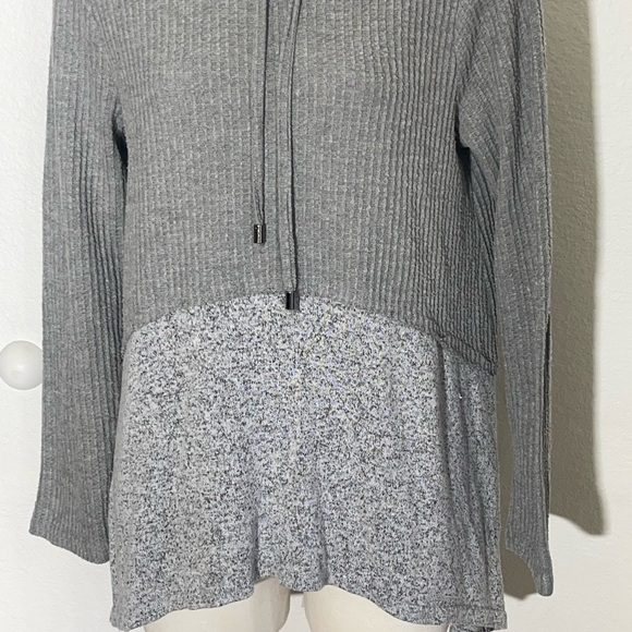 BKE Buckle brushed waffle knit hoodie drawstring top size small grey raw hem - Picture 5 of 10